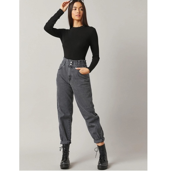 Black Elegant Bodysuit Backless Long Sleeves Round Neck - Picture 5 of 7